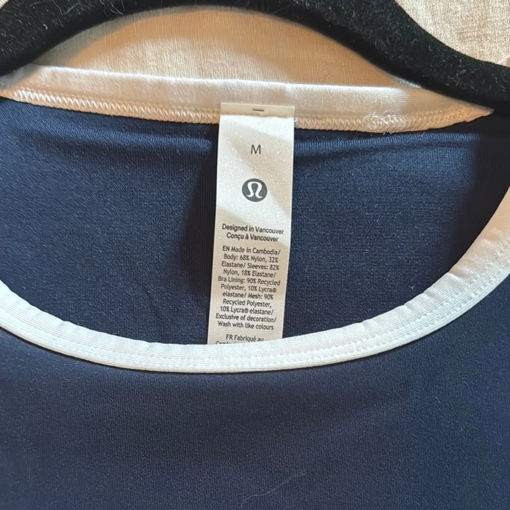 Lululemon Athletica Blue and White Fitted Crop Tee - Picture 3 of 4